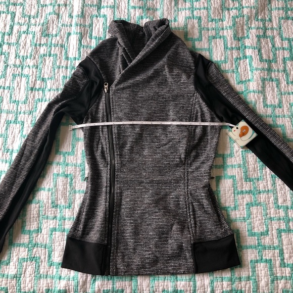 Lululemon zip up light weight jacket - Picture 6 of 8